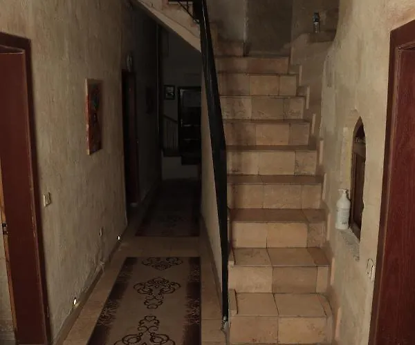 Hotell Guven Cave 2*